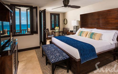 Sandals Grenada Resort & Spa-Pink Gin Beachfront Room 1_7665